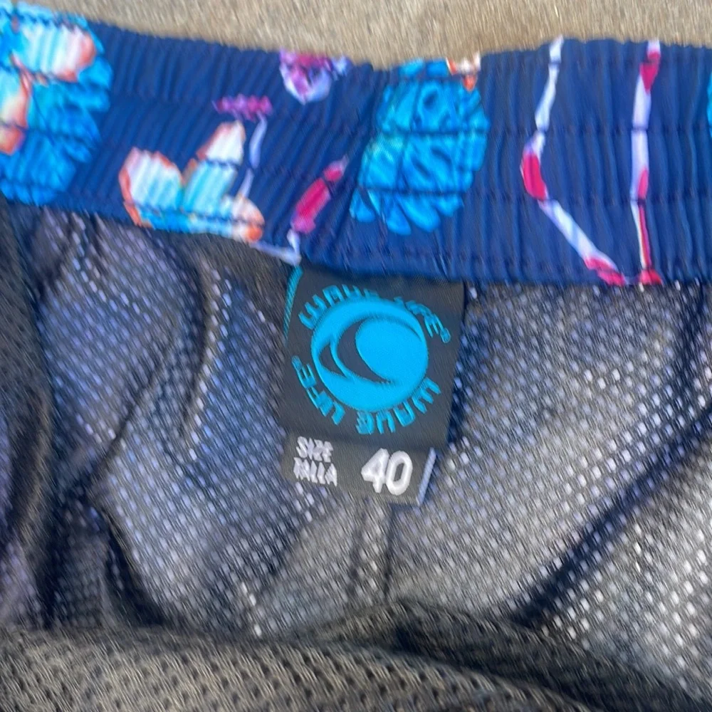 NWT Wave Life Swim Shorts!Mens  40